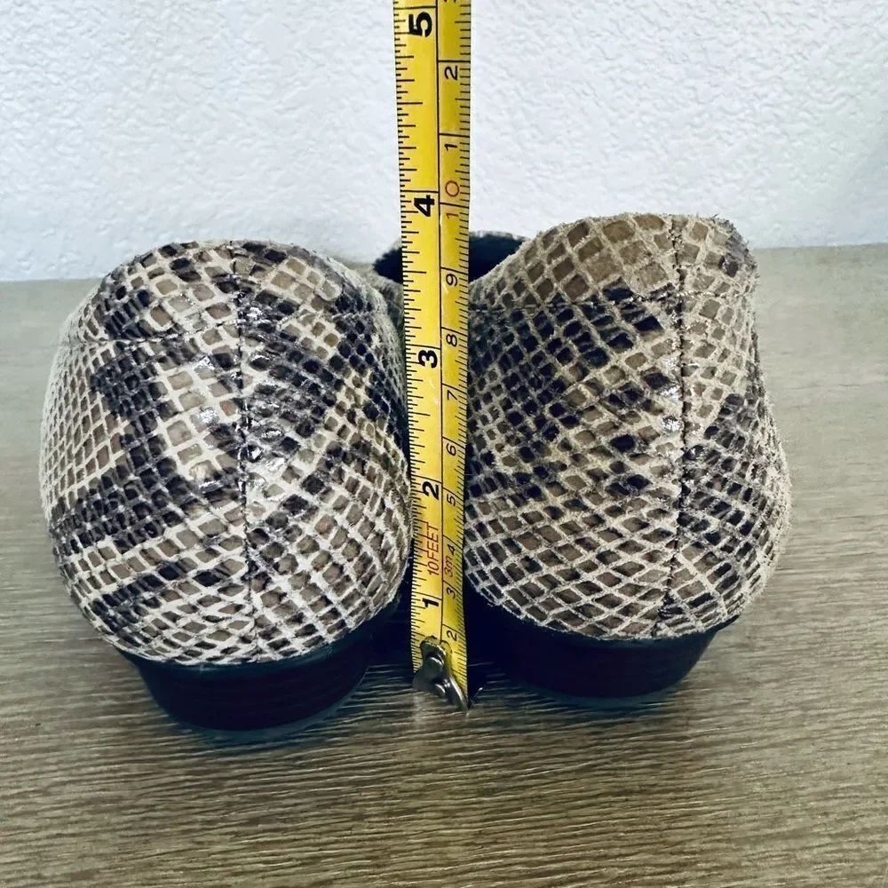 Clarks Snake Print Python Slip-On Shoes 9 - Picture 6 of 9